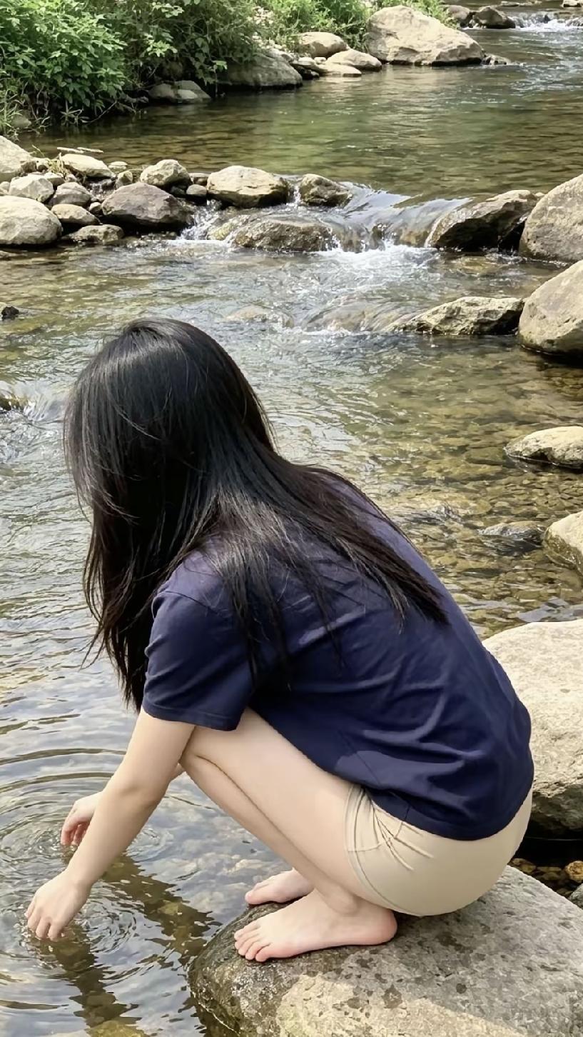 总以为岁月漫长有大把机会挥霍，等到醒悟才追悔莫及吗？
 
1. 盛衰无常，别虚度