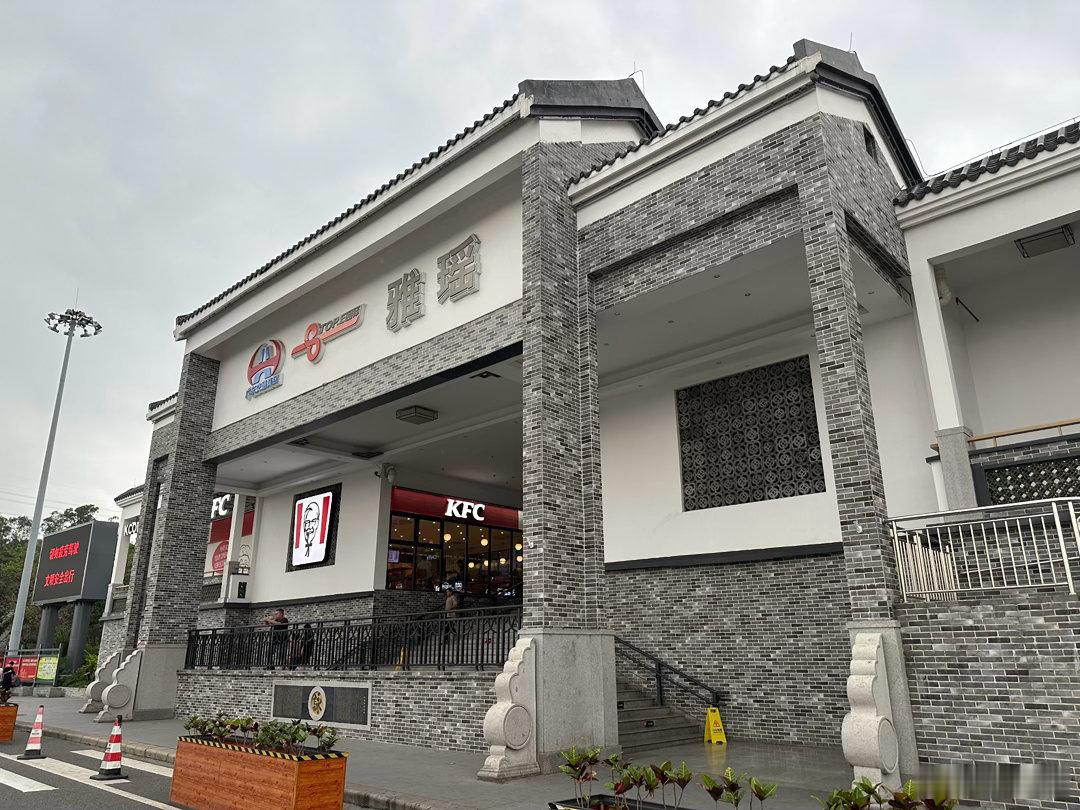 闪充9分钟，车饱了，人还饿着，第一次觉得吃开封菜都是在拖后腿比亚迪海狮06