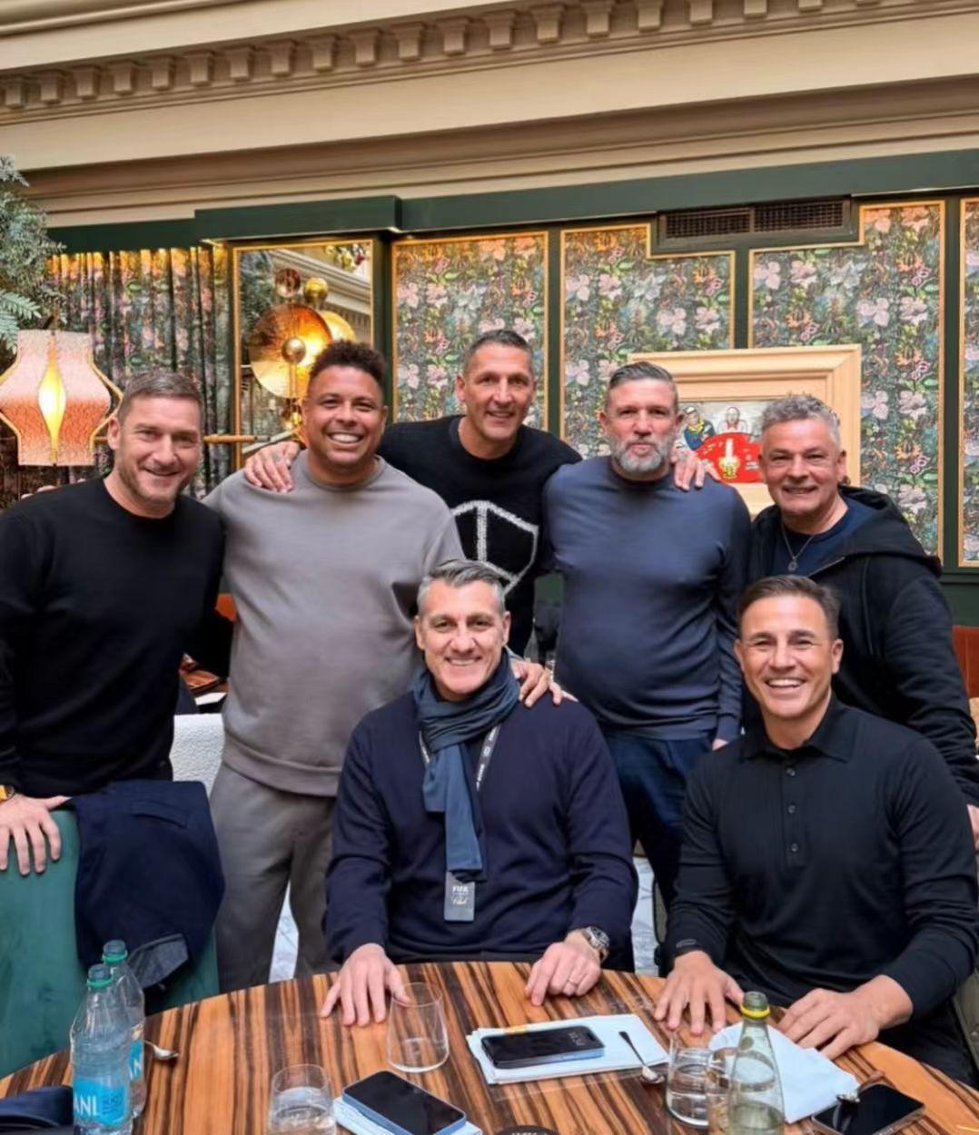 国米和罗马名宿大聚会！
02世界杯冠军得主大罗，98世界杯冠军得主坎德拉，06世