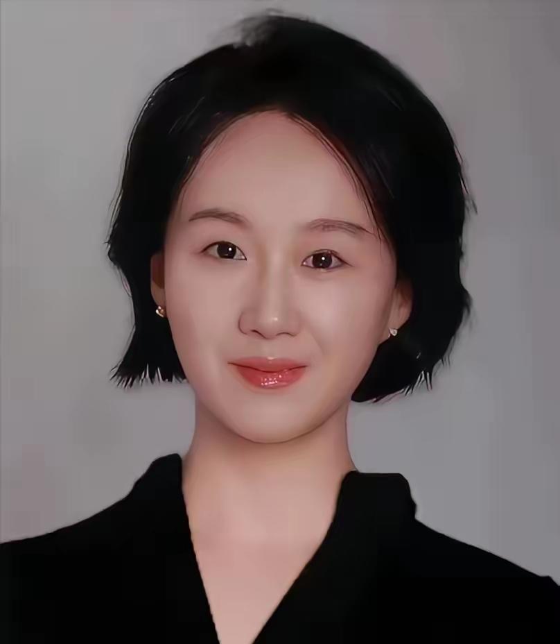 导师杨昀，在圈内算是彻底 “社死” 了。不是因为学术出了问题，而是他把自己的博士