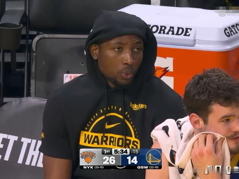 库明加已经向勇士提交了交易申请…库明加这事儿真是太有看头了！在勇士主场对尼克斯的