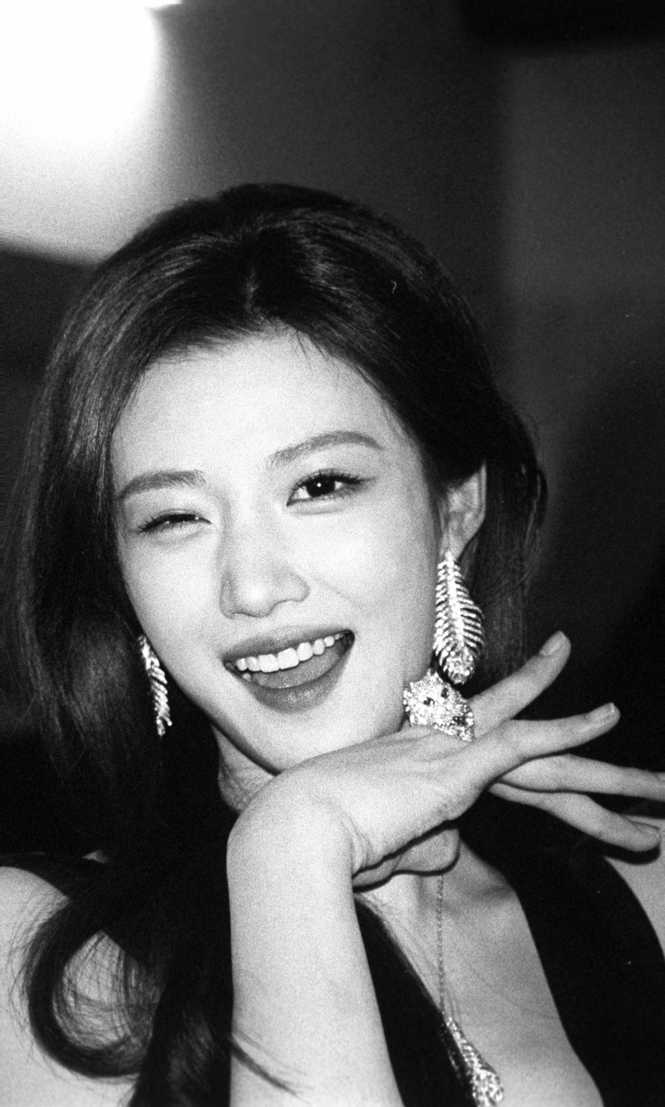 此女美得惊天又动地