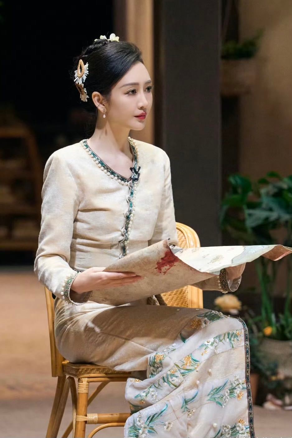 何炅王鸥嗑糖界的福尔摩斯 发现爱心→秒懂→喊当事人来围观，这一套流程行云流水。何