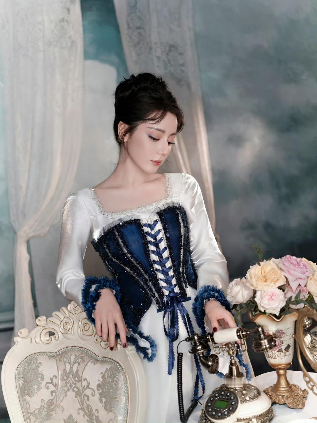迪丽热巴油画意境大片迪丽热巴宫廷油画女迪丽热巴宫廷油画女，就这样美，油画美人迪丽