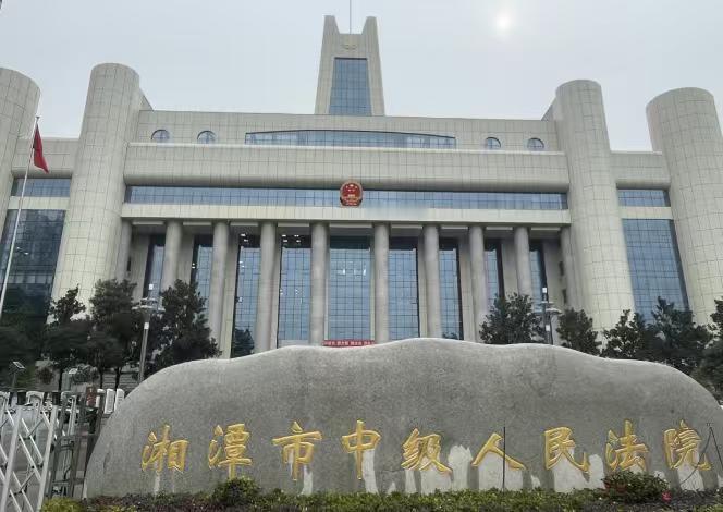 果然最危险的还是自己的枕边人！
湘潭大学的周立人到了他生命中的最后一天，因在寝室