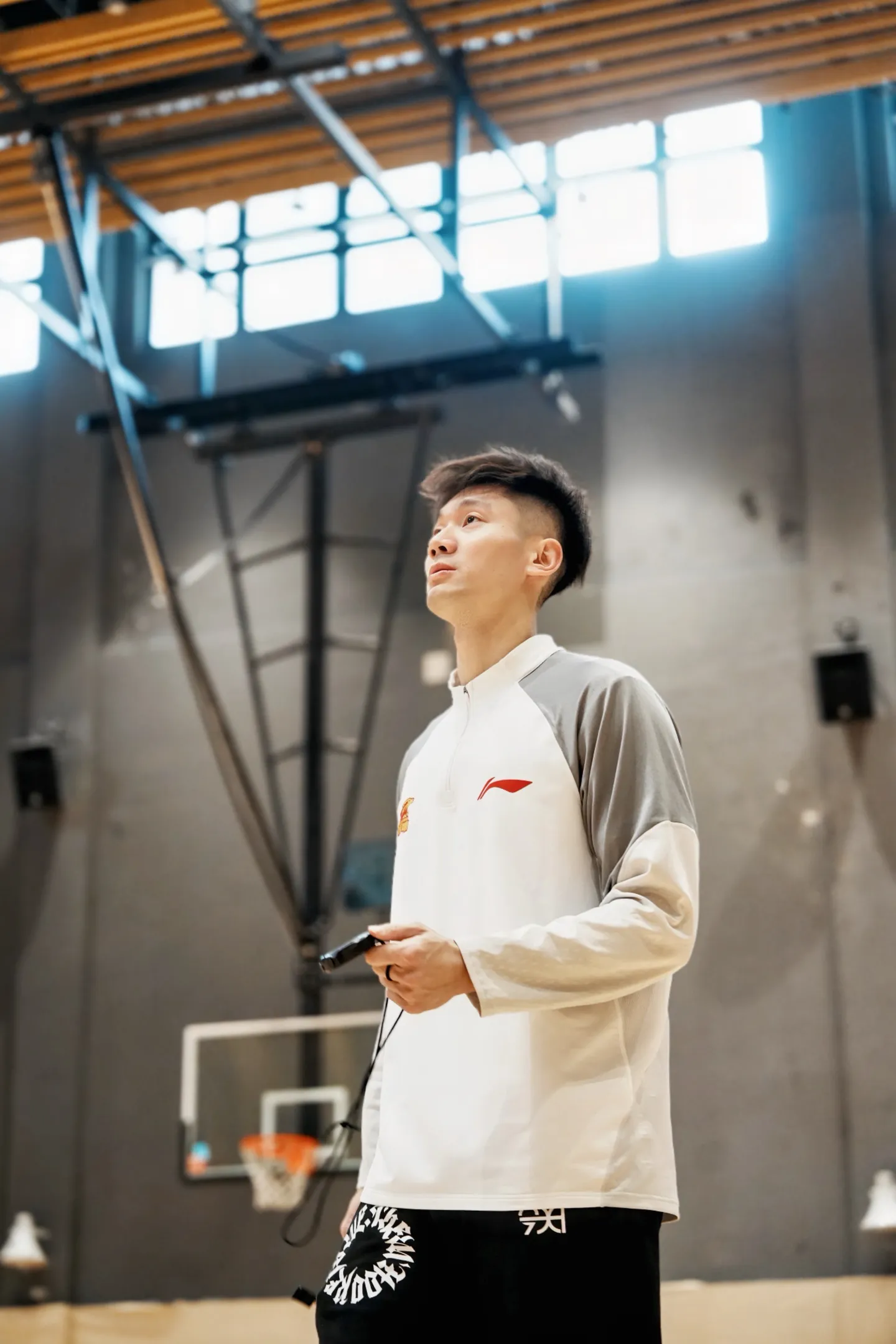 白昊天更新社媒分享个人图集：祝大家新年快乐