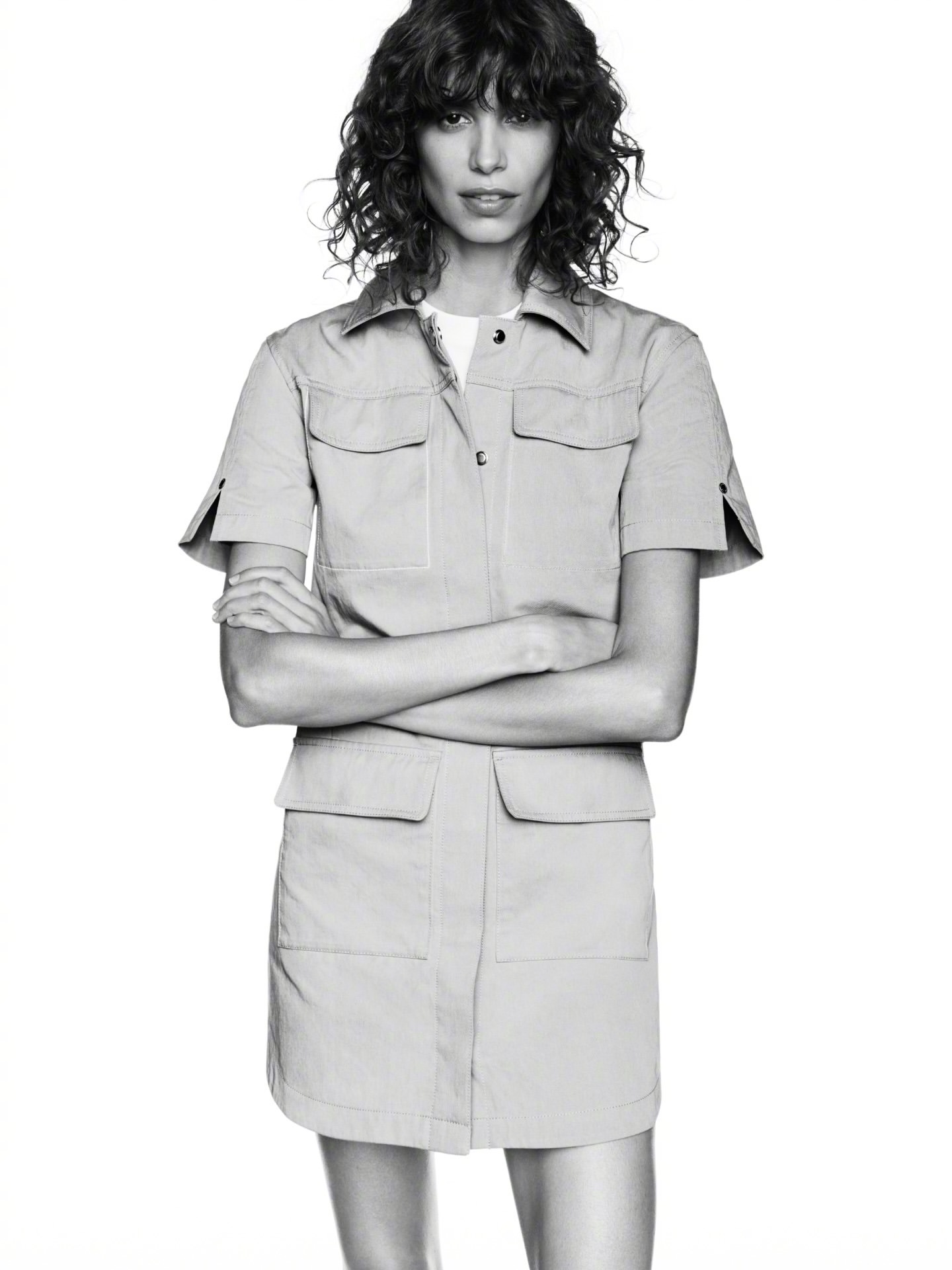 Gap × Victoria Beckham 发布上线。一系列标志性单品，融合艺