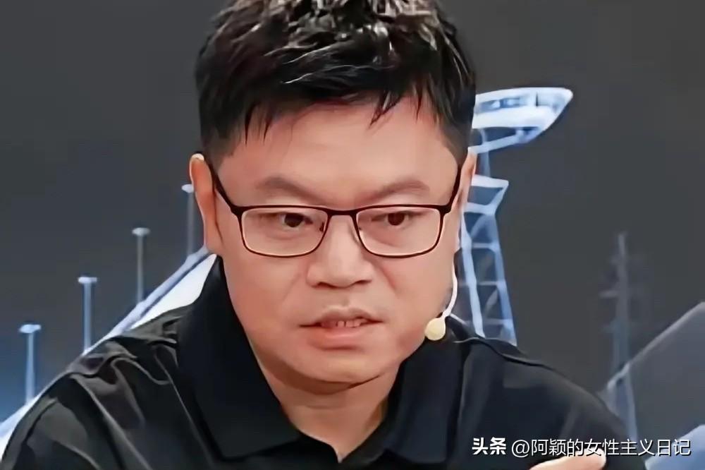 每次看乒乓球直播，喜欢看咪咕视频的。主要是侯英超、程靖淇解说更专业、诚恳。侯哥的