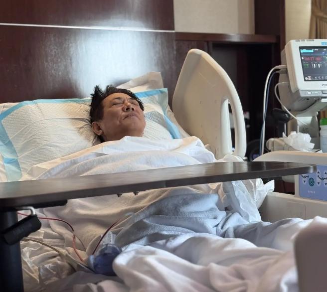 李连杰是怎么回事？62岁成这样，面相和身体几乎“面目全非”

昨天李连杰罕见地连