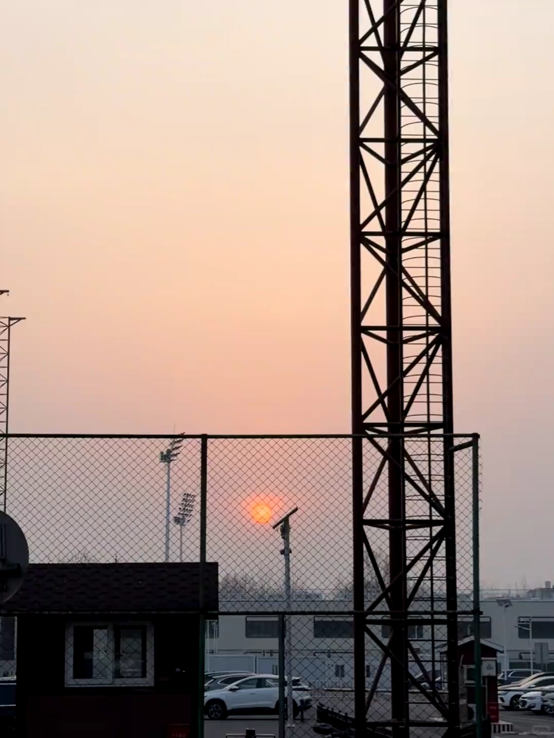 踏萍万里浪 黄东萍知道大家想她，于是发来明信片，全世界最适合戴帽子的人出现了！！