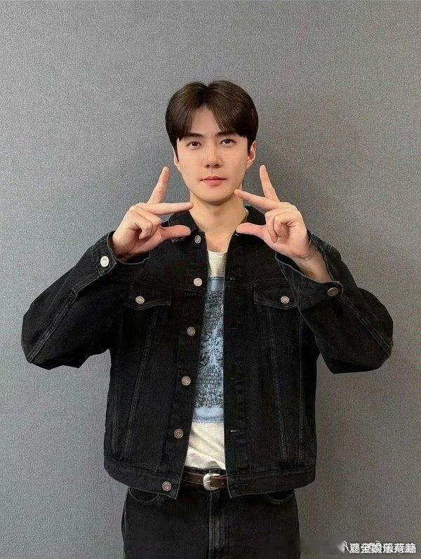 不知道 吴世勋的身材很曼妙吴世勋的身材真的太绝了！184cm身高搭配黄金头肩比，