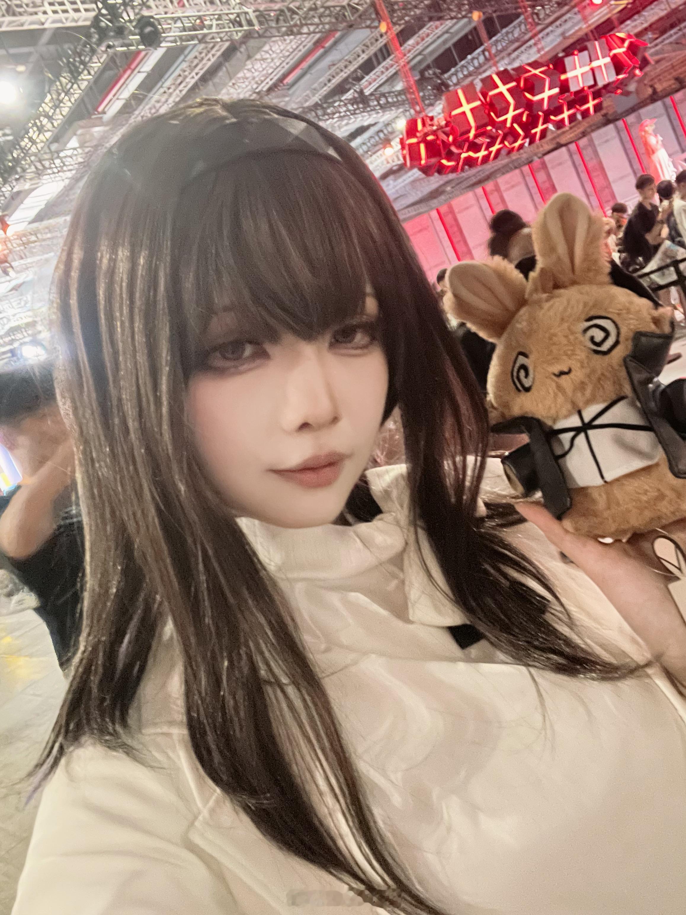 当你们知道主播修自己自拍出来像男的这事时就会感到离谱没啥招了是时候把家里三套衣服