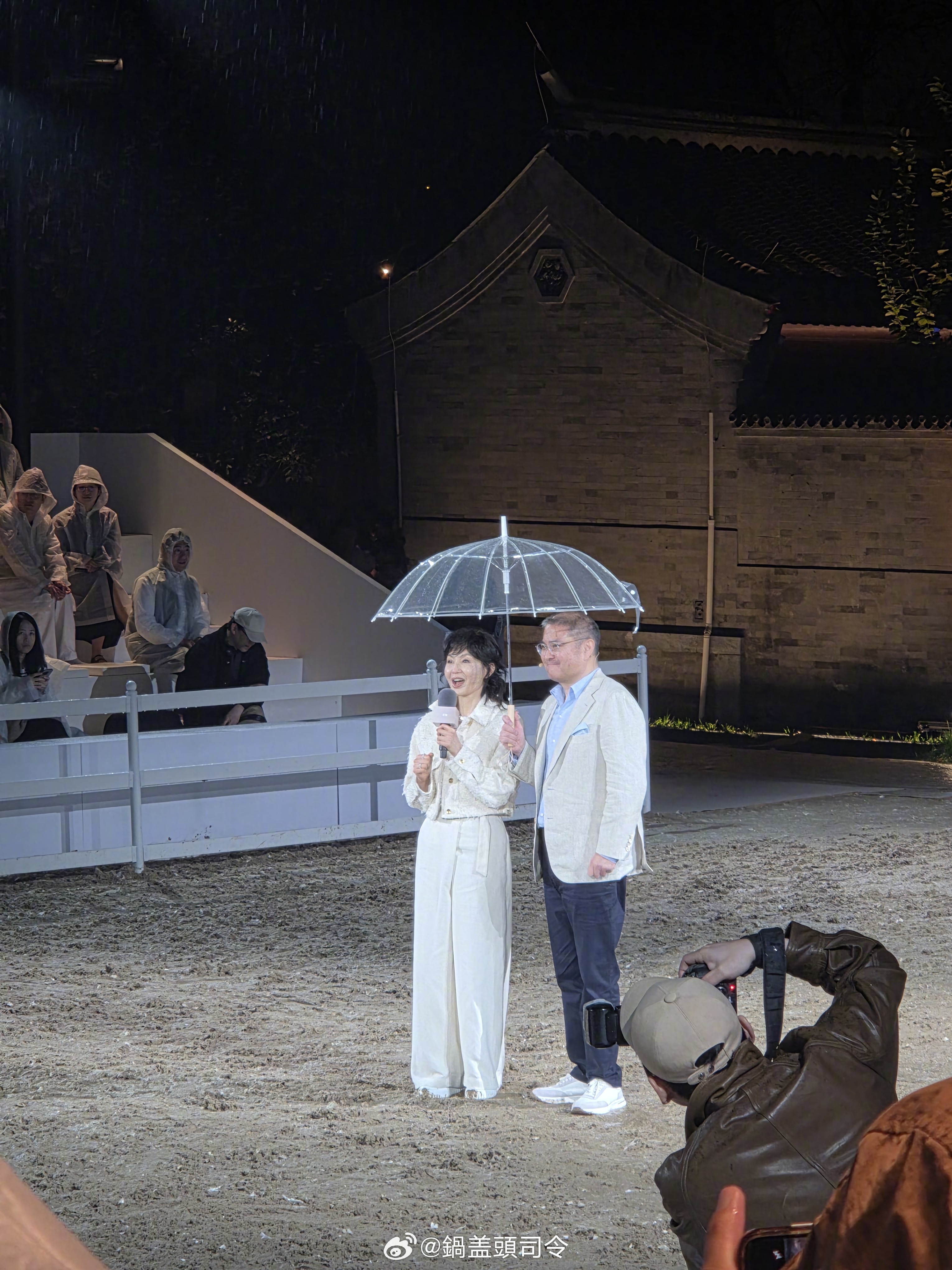 #揽胜无出其胜#张曼玉也是好起来了。特意来为我这位揽胜车主讲讲她和揽胜的故事。 