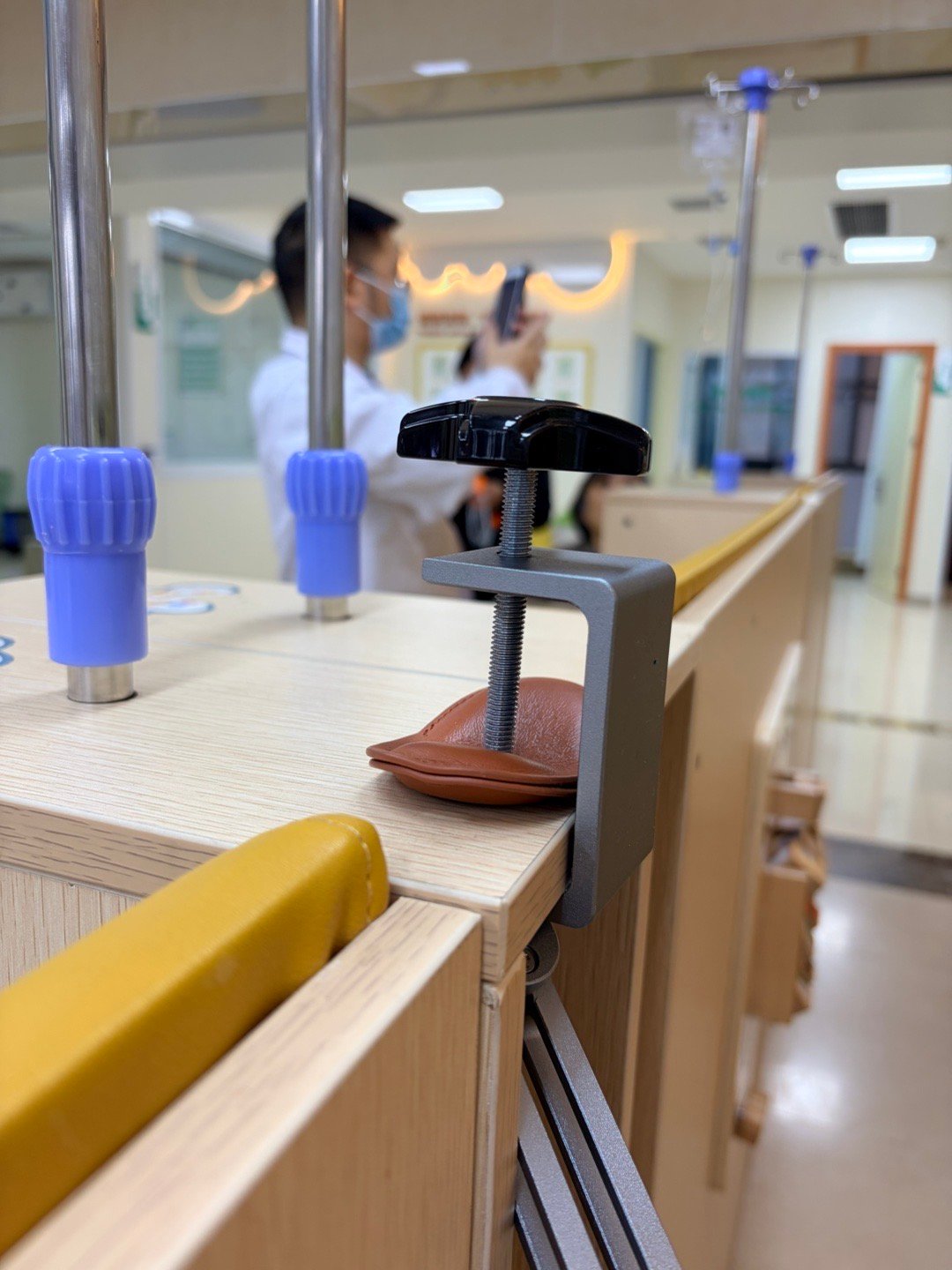 可以说是 VIP 待遇了，周围的小朋友都馋哭了。理想这淘汰的钥匙套发挥了承上启下