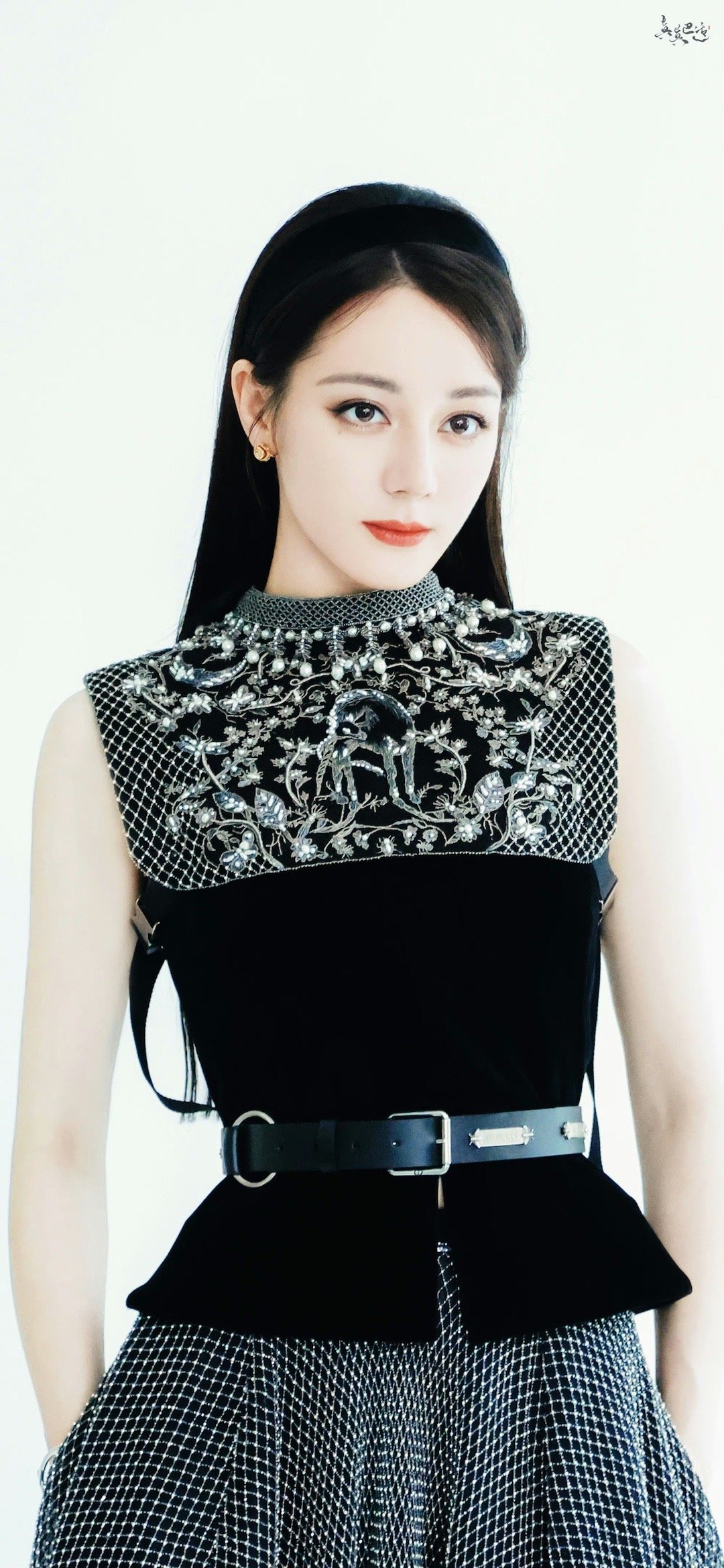 迪丽热巴好一个法式风情的美人儿[开学季]#迪丽热巴看秀look# ​​​