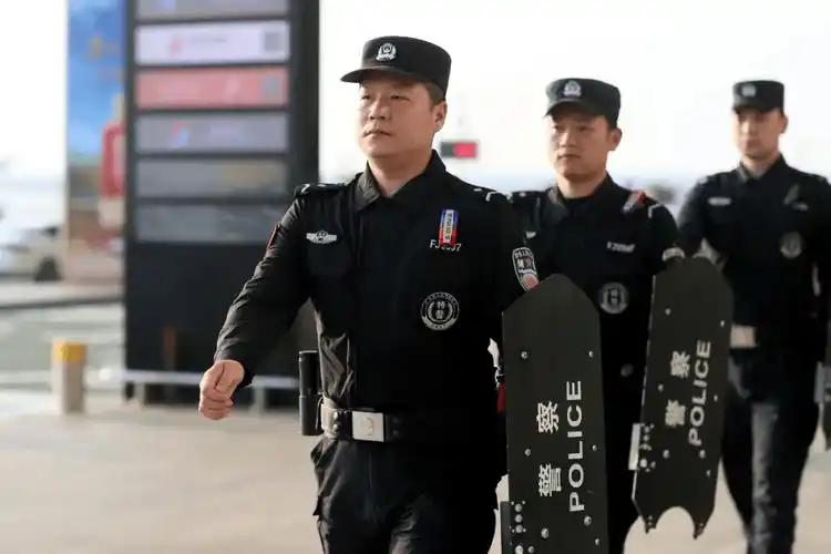 特勤辅警往往承担着高强度勤务，部分地区在招聘时明确规定，三项体能项目必须全部达标