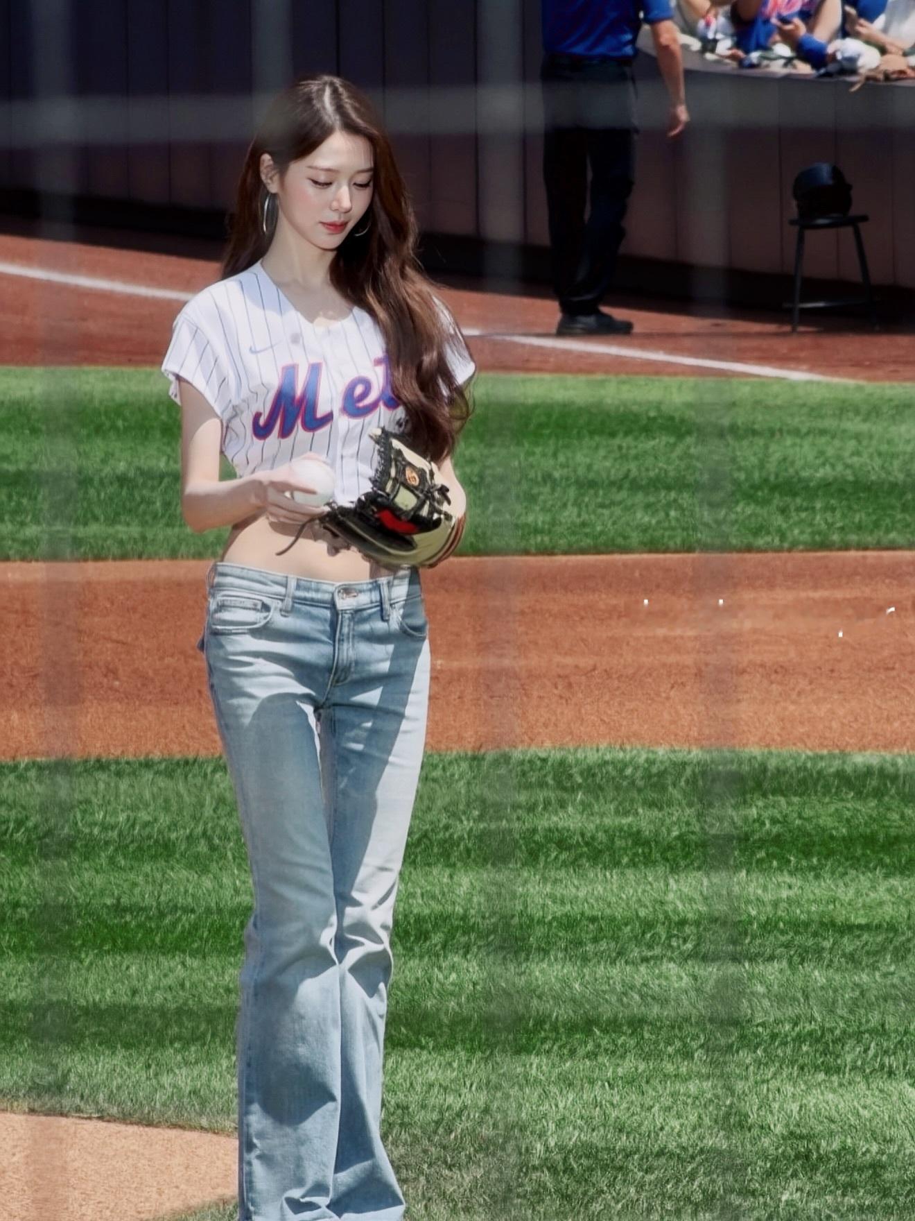 张元英为mlb开球参见乱帝！ 