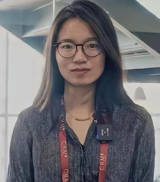 王虹不回国，没必要非得扯上爱国不爱国。她现在35岁，刚拿了数学界最高的菲尔兹奖，