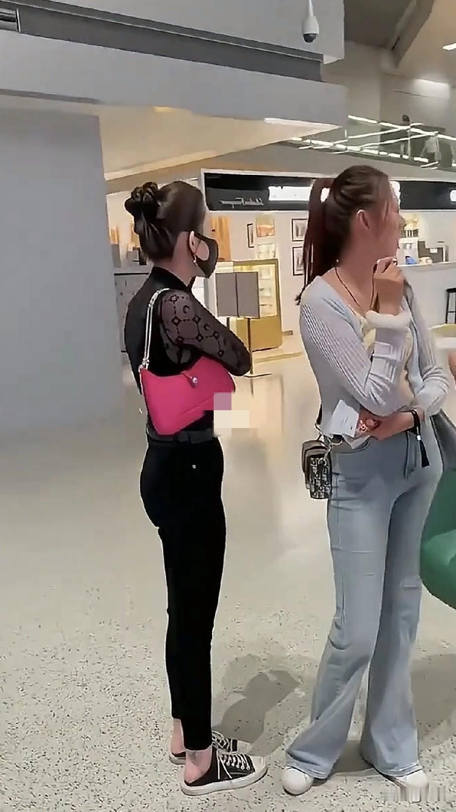 娜扎黑裤