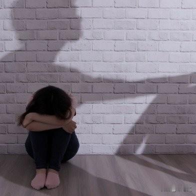 女子出差遭客户猥亵，病休时还被公司劝退！这操作太寒心！
 
33岁的刘慧怎么也没