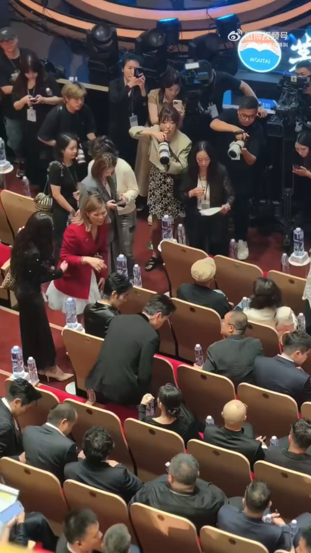 这个背景音，我求你啦！肖战听到导演夸奖眼睛都瞪大了