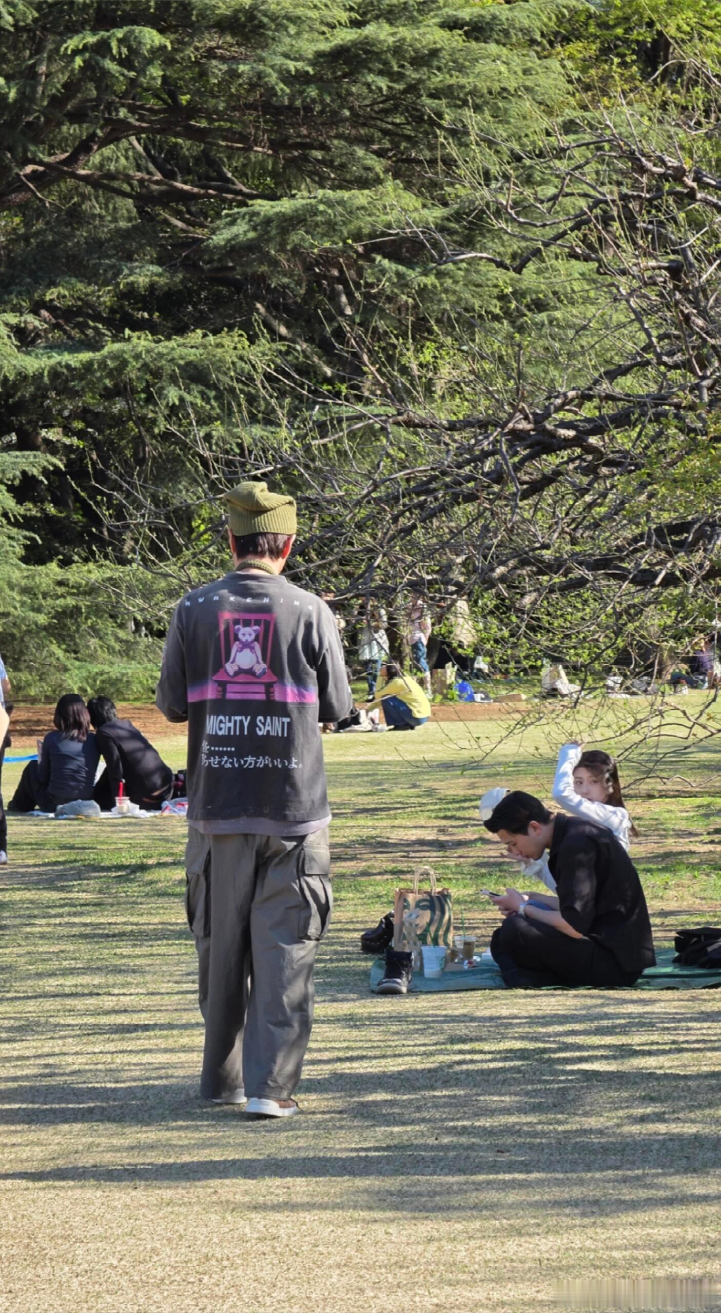 日本偶遇王心凌张栋梁王心凌张栋梁同游日本 有网友在日本偶遇了王心凌，后来发现原来