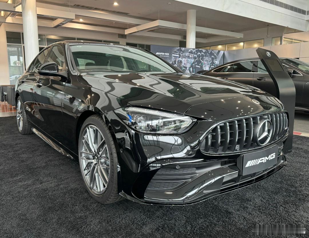 黑红C43 优惠13.9万裸车49.82万 还行吧？ ​​​