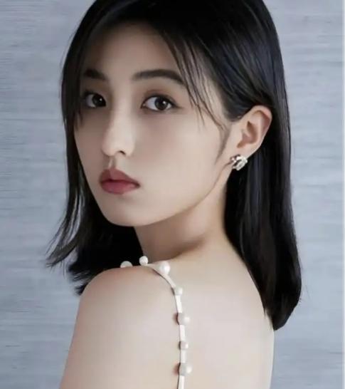 这些身高不到1米6的小个子女明星（张子枫、杨蓉、周迅、郭采洁、王子文、周冬雨、谭