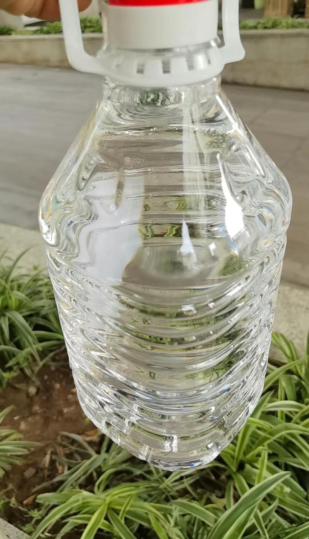约起小酌一杯 生活已经那么累了，又何必想那么多呢，把自己搞的那么疲惫，路走的太多