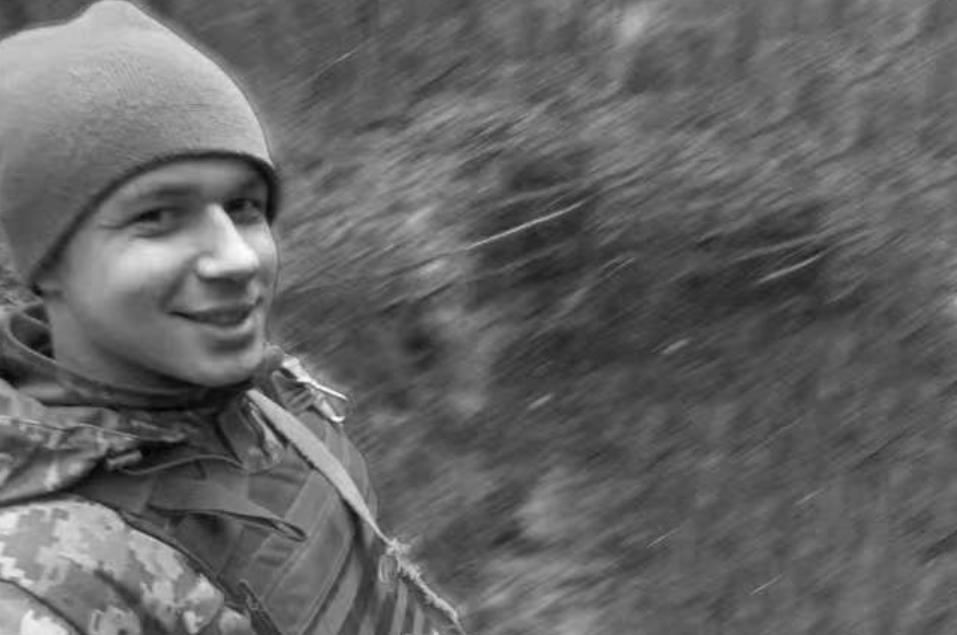 整整四年了，这场仗打到了今天这个地步，谁能想到当初那个25岁的电焊工，竟然成了整