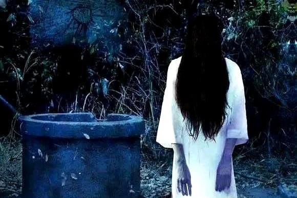 西安一位网友发帖说，二十岁猝然离世的姑姑托梦报出自己近视眼镜的下落，婆婆隔天照梦