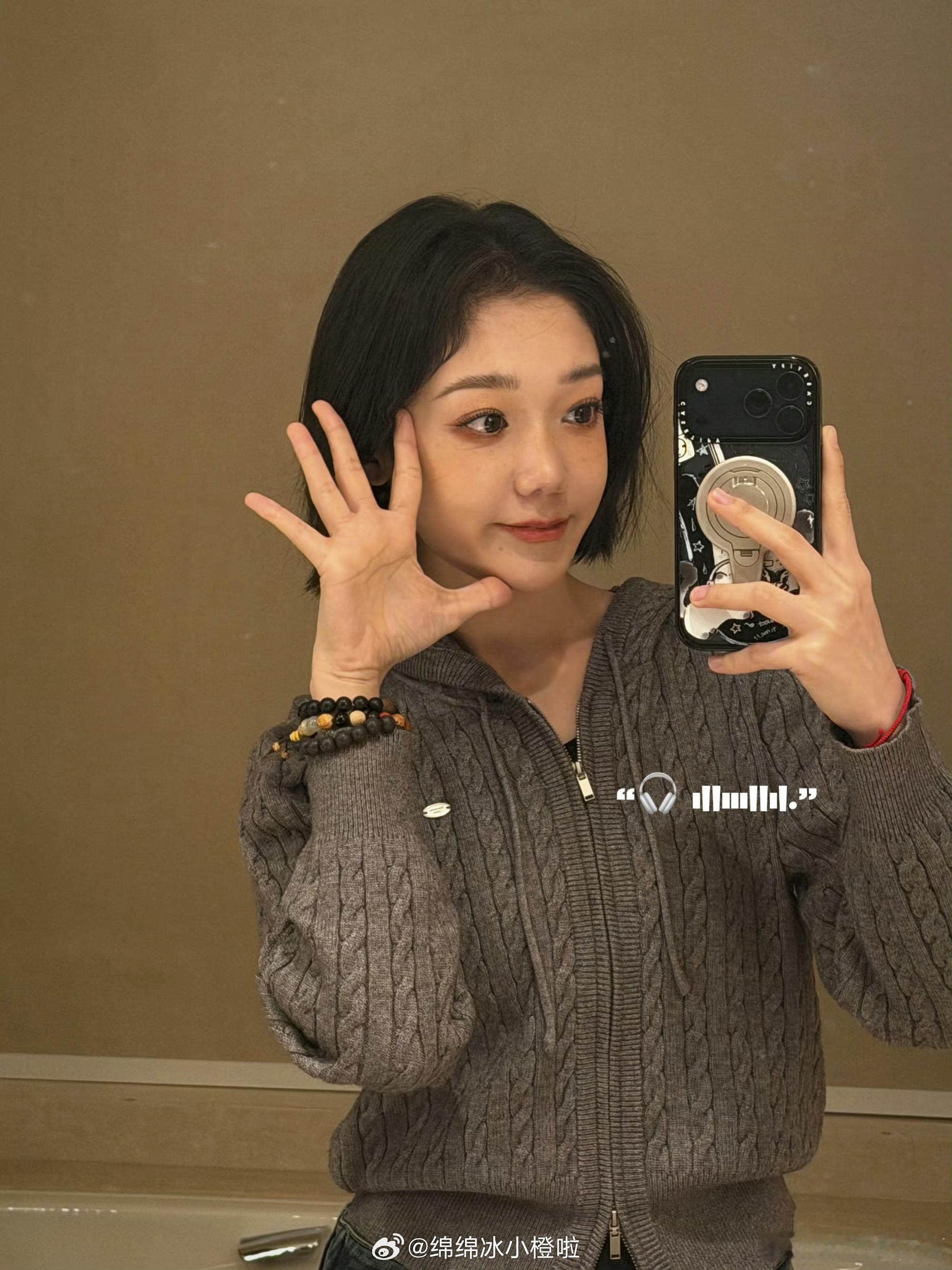 谁能不被这样的希林娜依高吸引 希望她能更好，这个妹妹我也好喜欢呀～希林娜依高出生