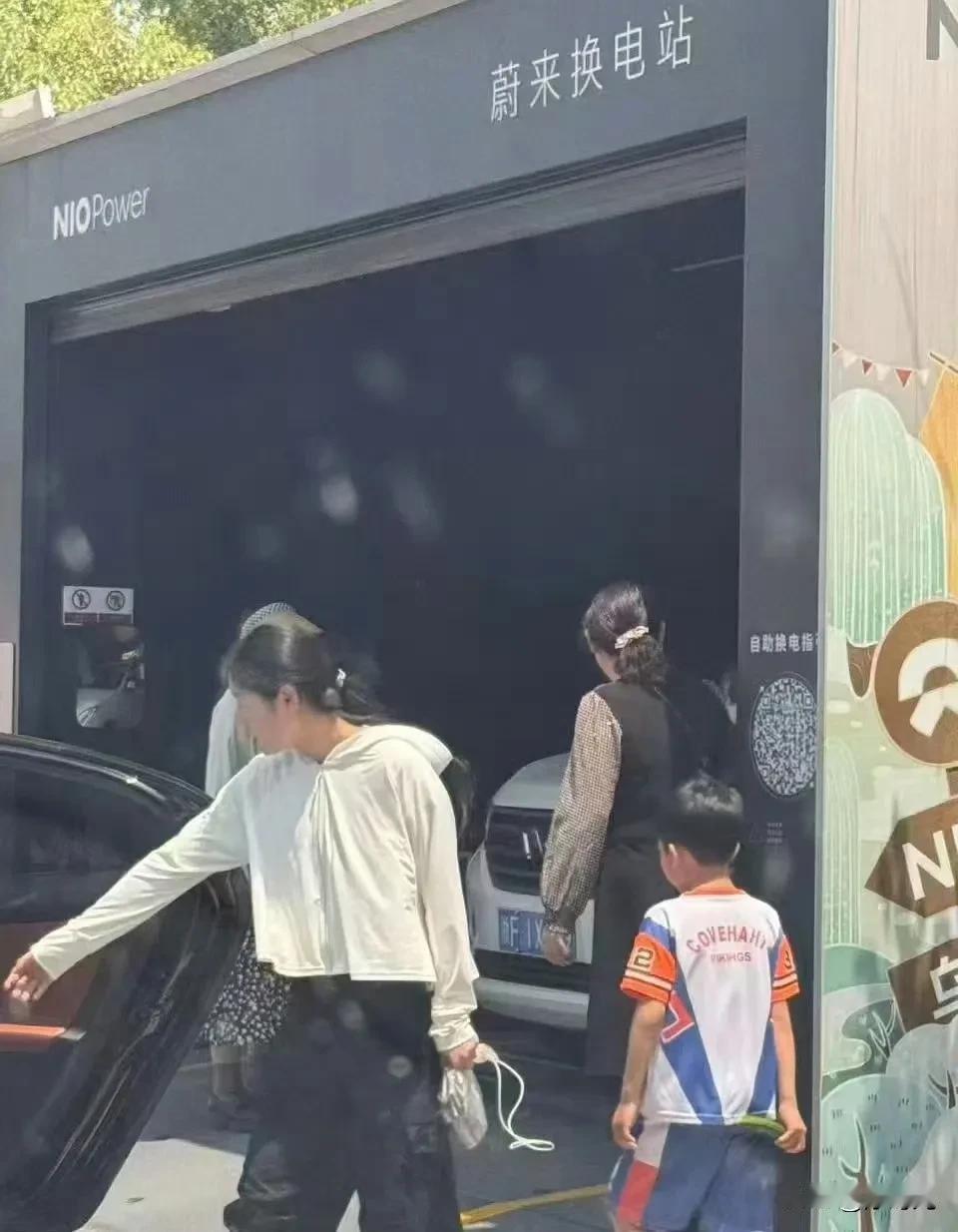 你这是进来干嘛呢？添堵。
蔚来ES6好在哪蔚来 蔚来ES6