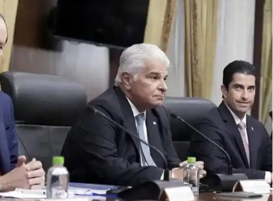 中国不记隔夜仇！巴拿马接到通知，美国终于下场，巴政府自食恶果

巴拿马本以为握着