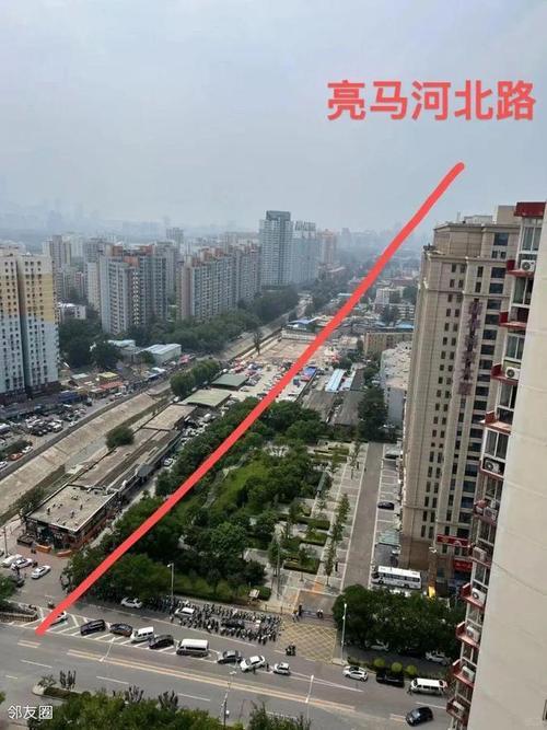 探访北京亮马河北路工程，作为市级重点快速路项目，西起东四环、东至机场第二高速，全