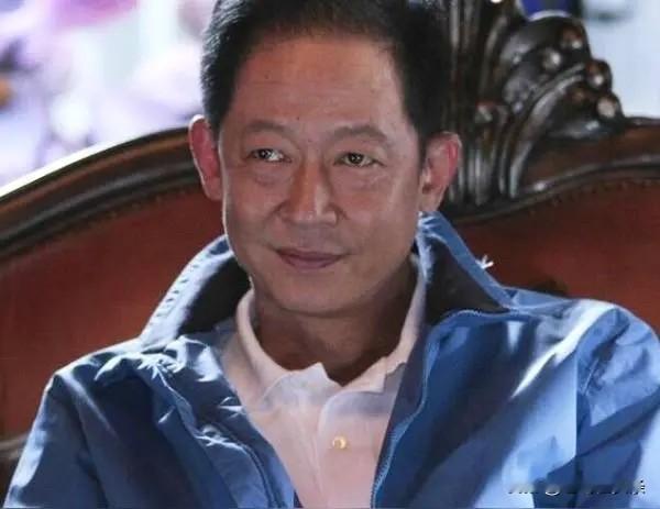 王志文和李幼斌都是演技派的代表，很难说谁的演技更好。
王志文是白玉兰奖、飞天奖、