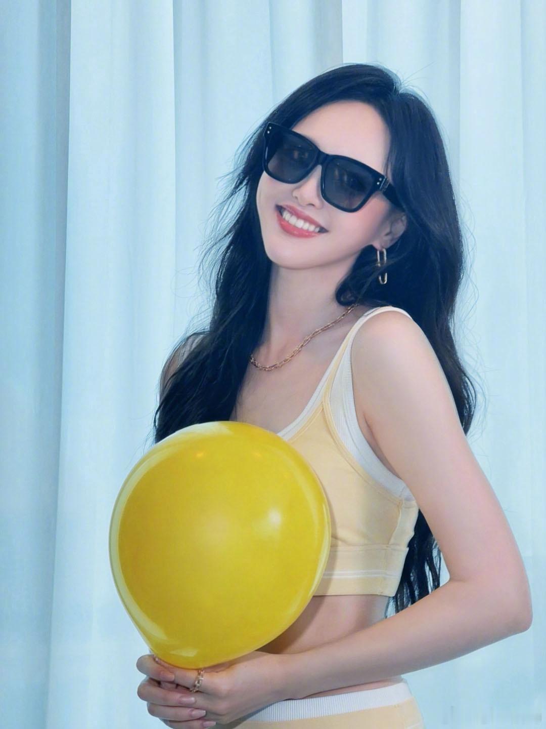 糖糖今日中秋营业，太甜了[色][色][色] ​​​