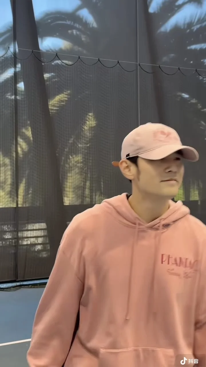 live｜人好看衣服好看球打得也好看🥰