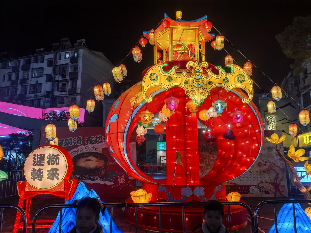 2026年元宵节，热闹非凡的安庆大南门、倒扒狮及钱牌楼历史文化街区！