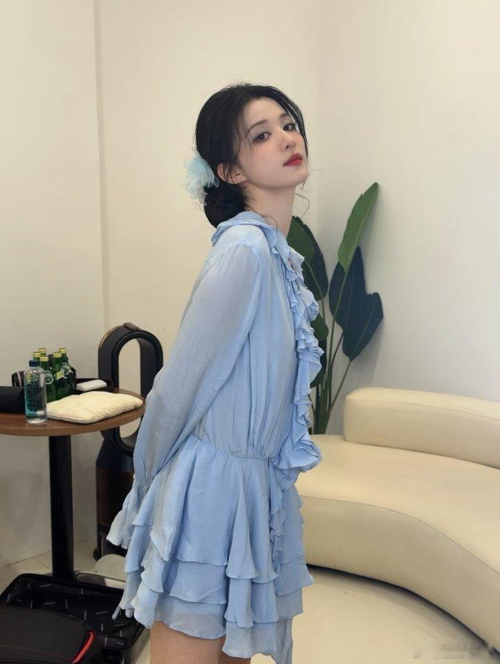 曝王楚然早就融了AI前脚删视频装没事，后脚被爱奇艺拉名单又急眼辟谣。姐，AI这玩