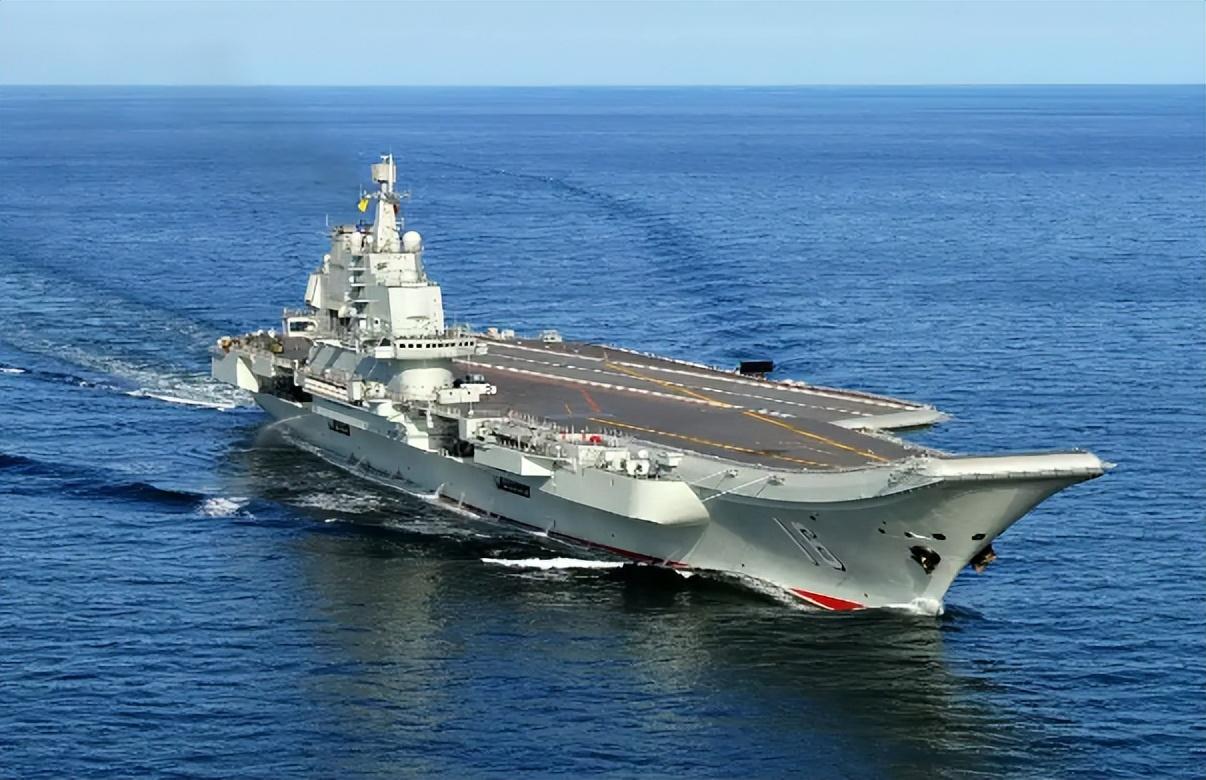 军事专家戴旭近期表示：很扎心！我们航母下水，五代机上天，导弹快到没影，家底越来越