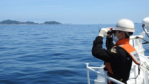 一艘中国渔船在韩国群山附近海域倾覆一艘中国渔船在韩国群山附近海域倾覆韩国媒体报道