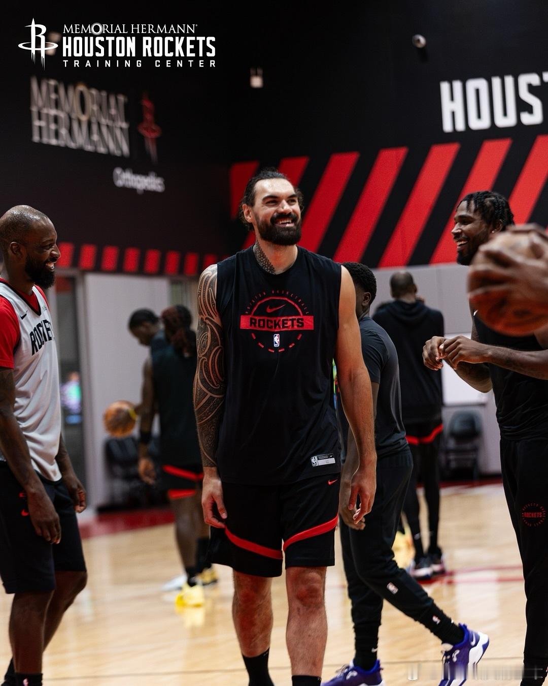 欢乐备战季前赛和爵士的比赛📸休斯顿火箭nba季前赛休斯顿火箭[超话] ​​​