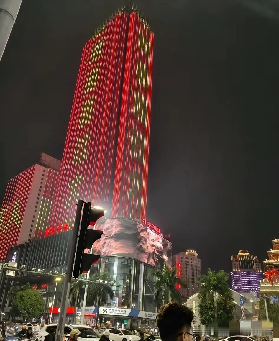 A股的逻辑
 
过完年后的两个交易日，老登们轮流大涨，第一天就石油化工有色煤炭，