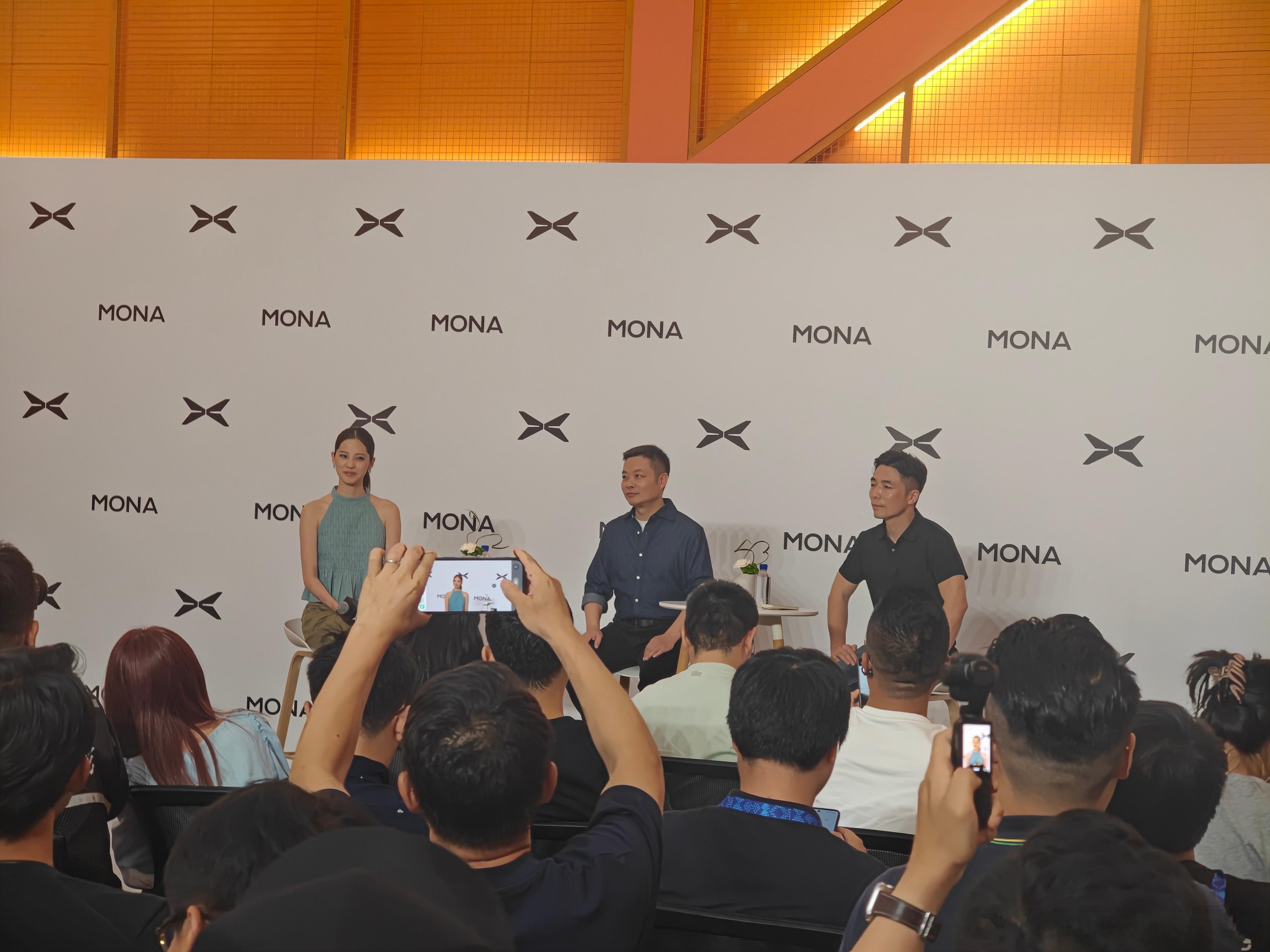 大师兄：我已经不敢和娜娜一起开车了，怕做成表情包小鹏mona l03今晚预售小鹏