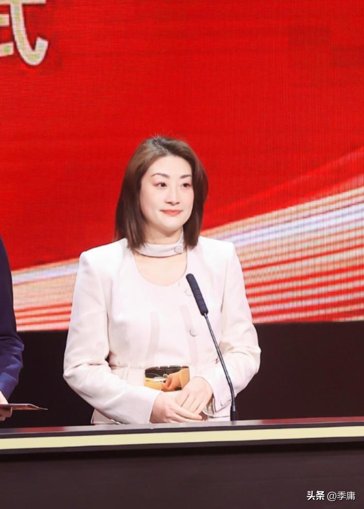 宗馥莉应该后悔了吧，把原本一个还算团结的家族弄得四分五裂，自己也失去了对哇哈哈集