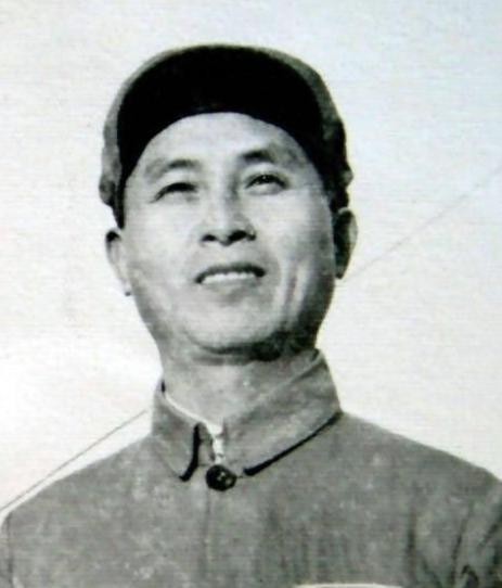 1941年，谢育才夫妇被捕，在狱中生下一个儿子。为逃出去，夫妻二人将儿子遗弃，越