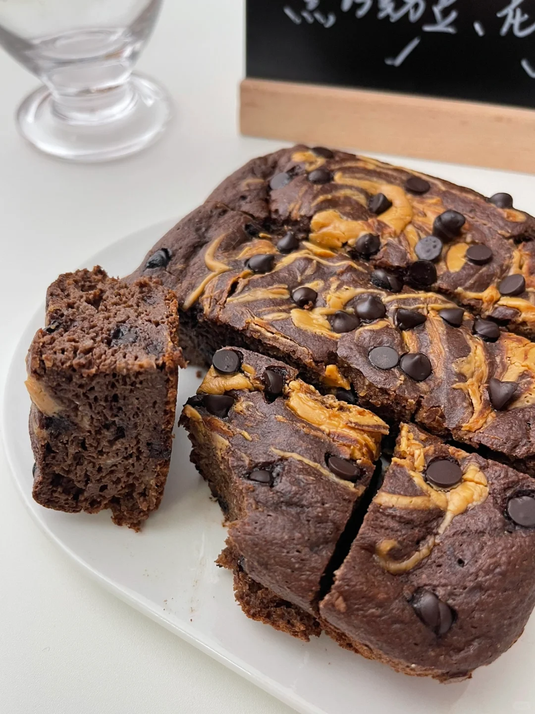 吃痩不饿瘦…快试试花生酱巧克力豆豆布朗尼