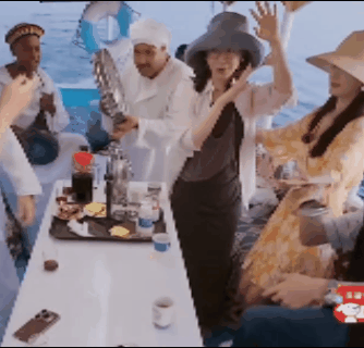 游船唱歌跳舞是被李超吃了吗我不懂正片不放就算了加更也不放，超后营业要还是不放这节