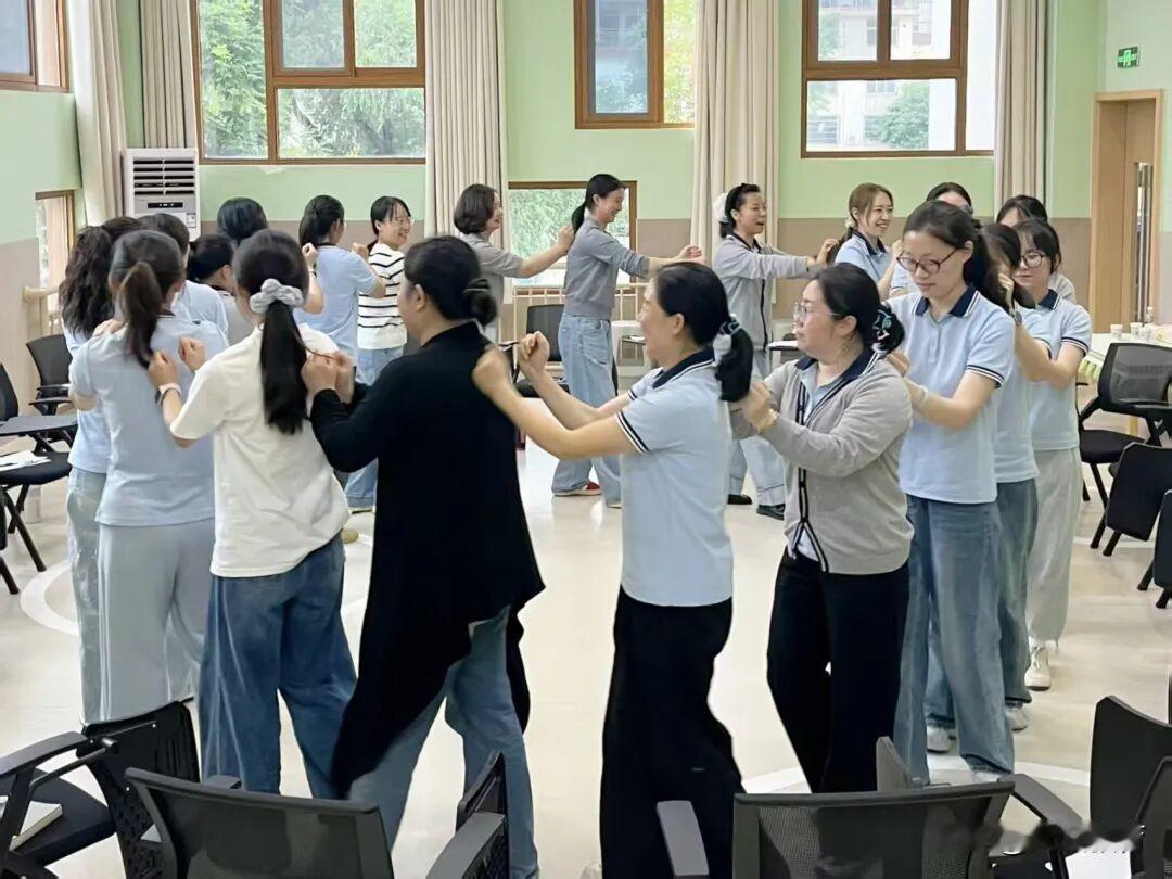 5月20日，汉中市滨江第二幼儿园开展教师心理健康团辅活动。本次活动特邀“医教育结